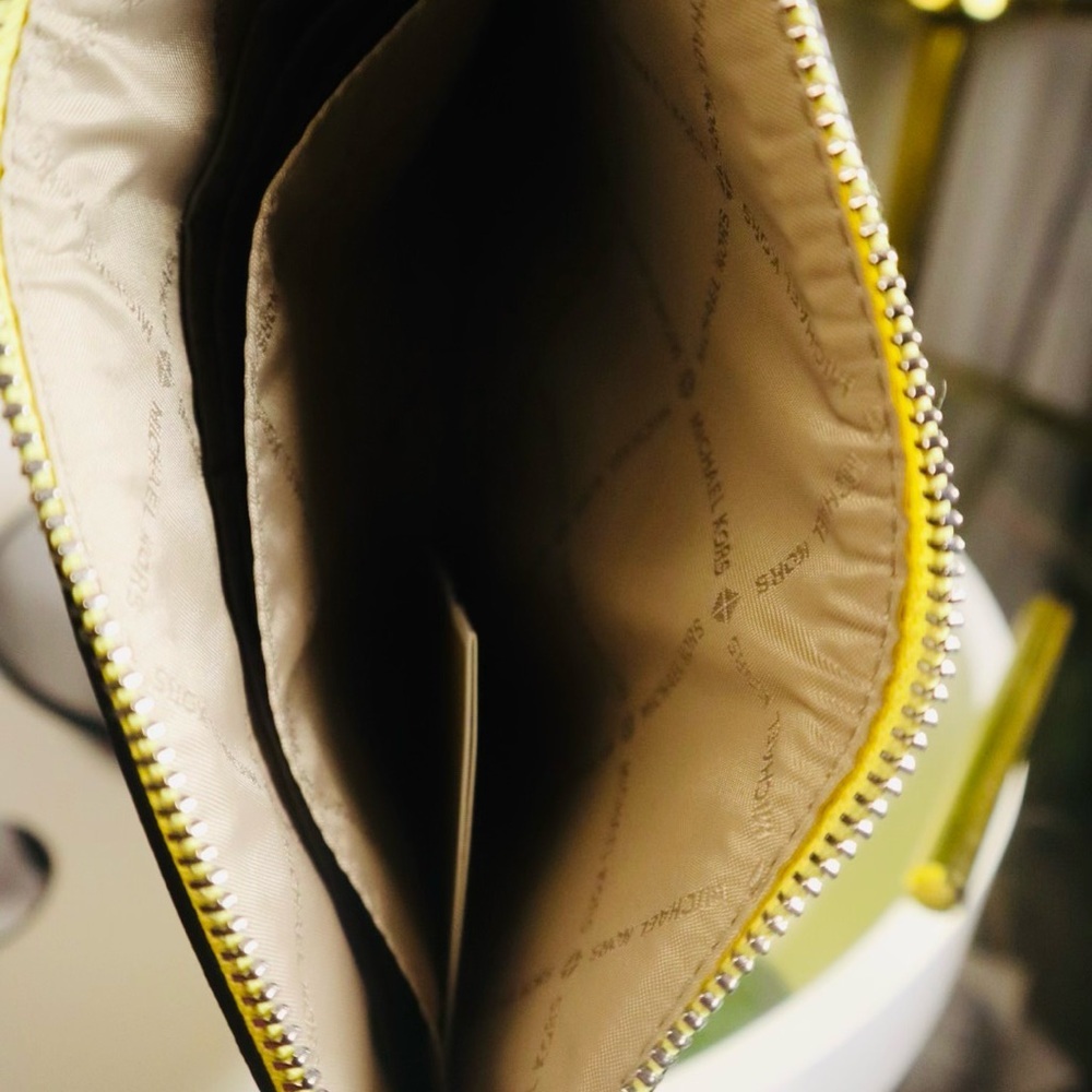 Michael Kors Jet Set travel Studded clutch - Picture 5 of 5